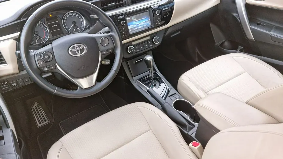 TOYOTA Corolla -