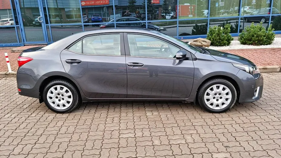 TOYOTA Corolla -