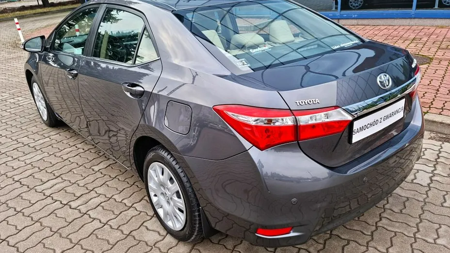 TOYOTA Corolla -