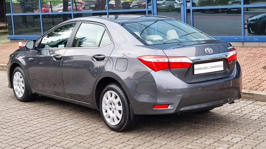 TOYOTA Corolla -