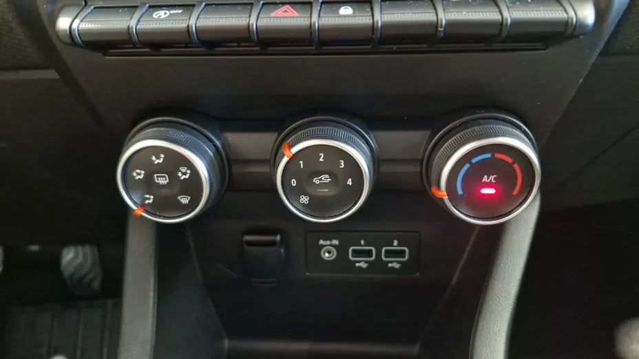 RENAULT Clio -