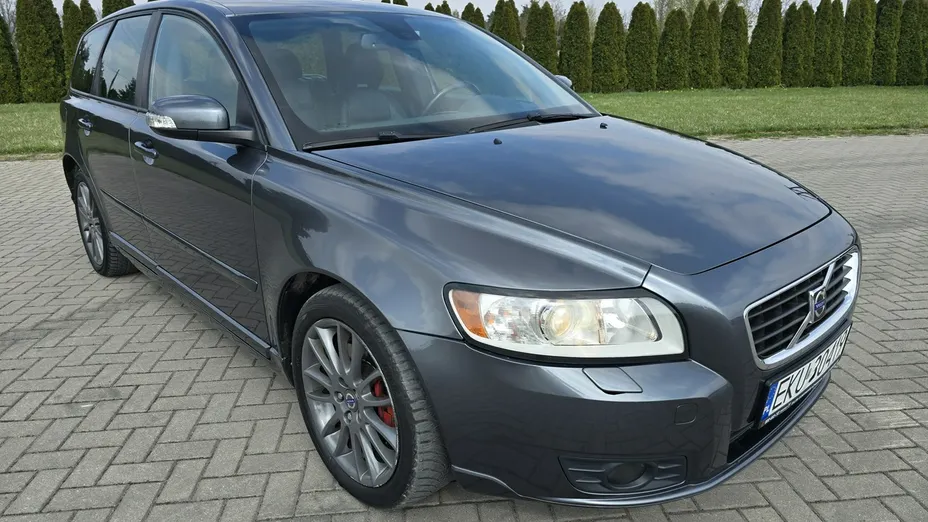 VOLVO V50 -
