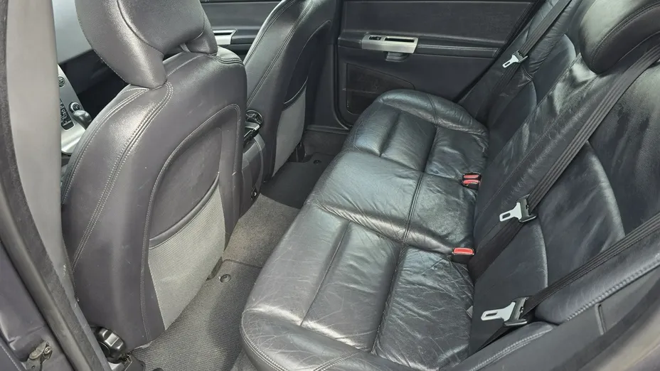 VOLVO V50 -