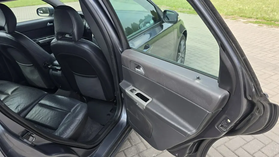 VOLVO V50 -