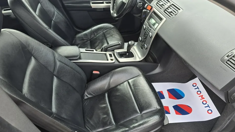 VOLVO V50 -