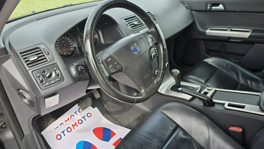 VOLVO V50 -