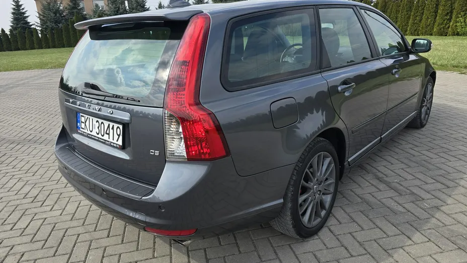 VOLVO V50 -