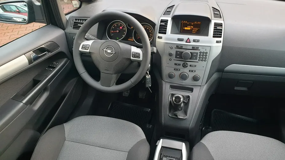 OPEL Zafira -