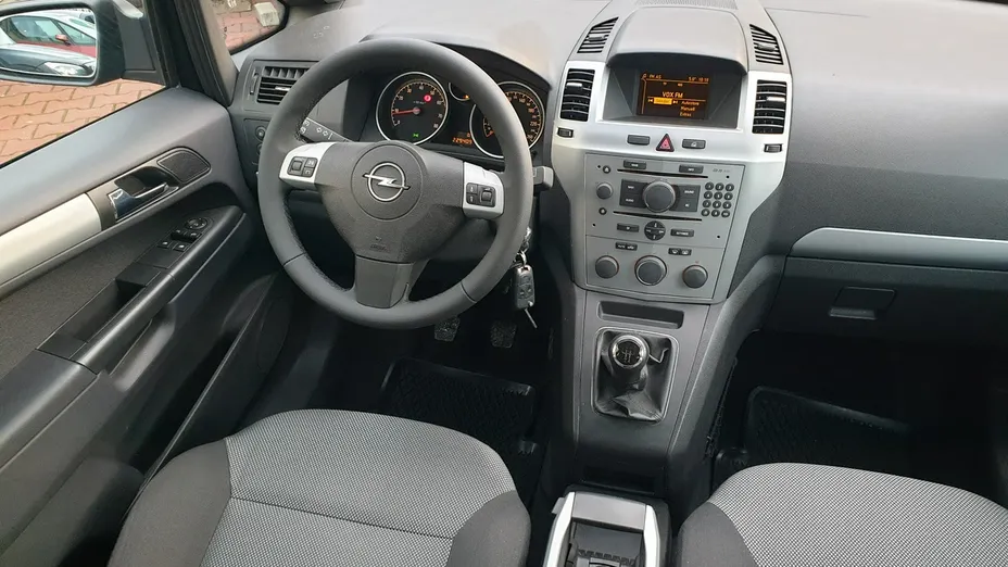 OPEL Zafira -