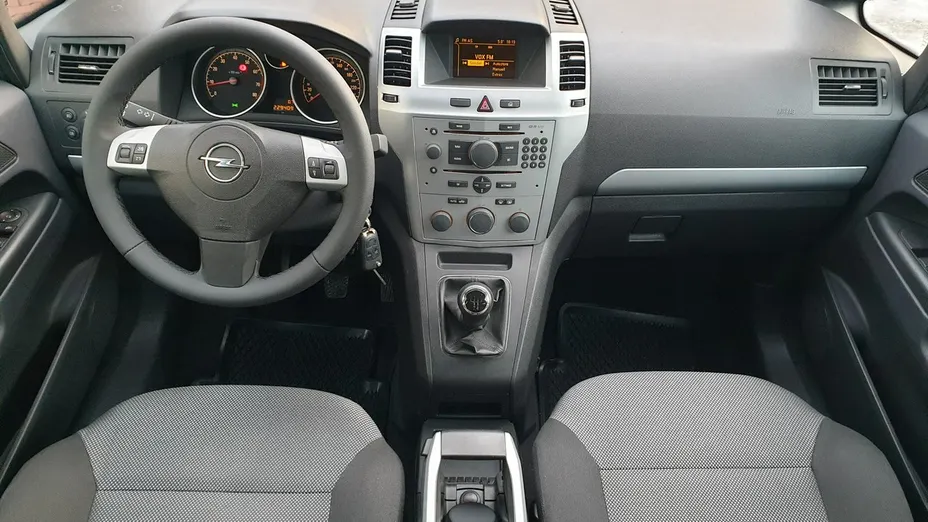 OPEL Zafira -