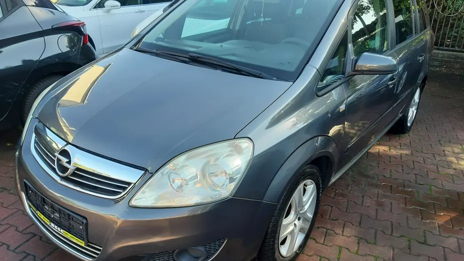 OPEL Zafira -