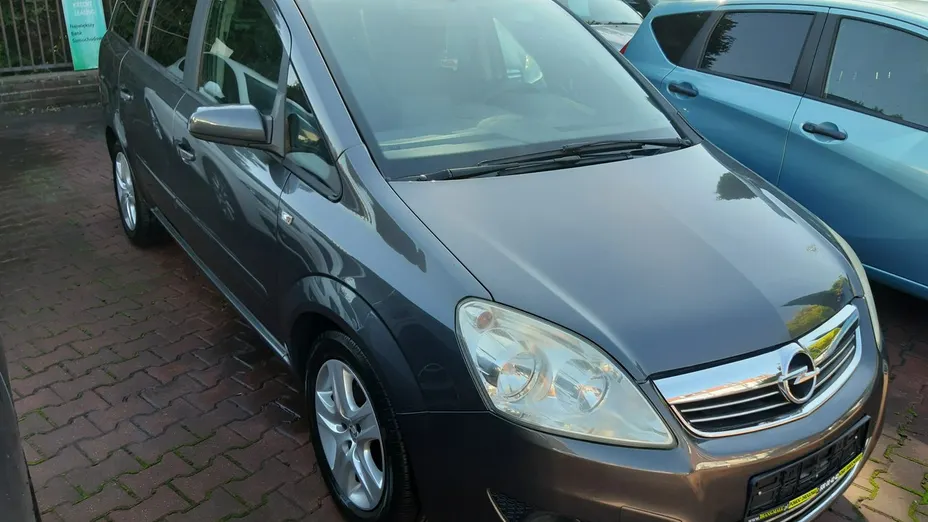 OPEL Zafira -