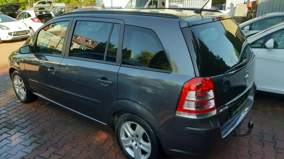 OPEL Zafira -