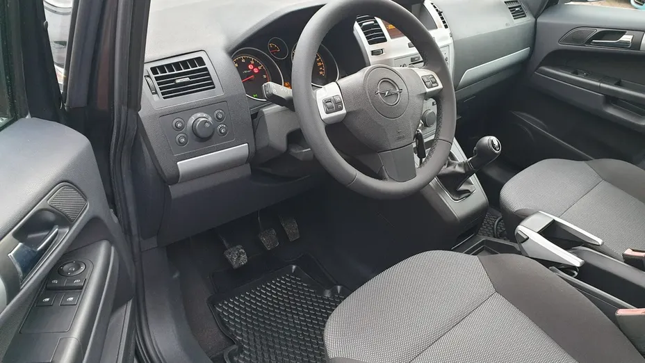 OPEL Zafira -