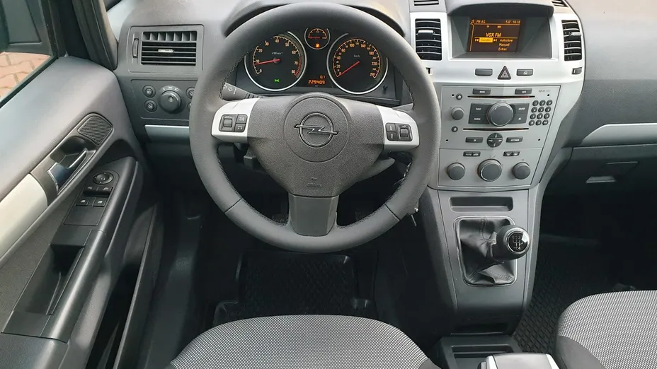 OPEL Zafira -