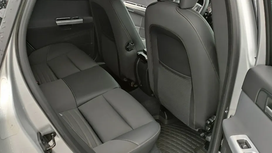 VOLVO V50 -