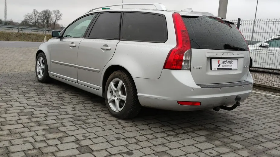 VOLVO V50 -