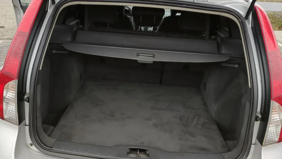 VOLVO V50 -