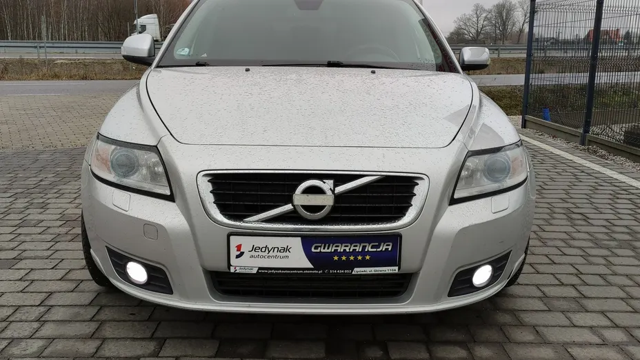 VOLVO V50 -