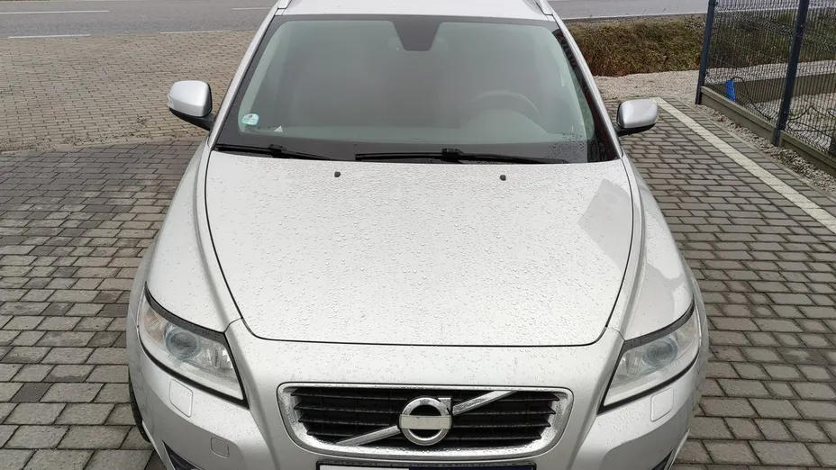 VOLVO V50 -