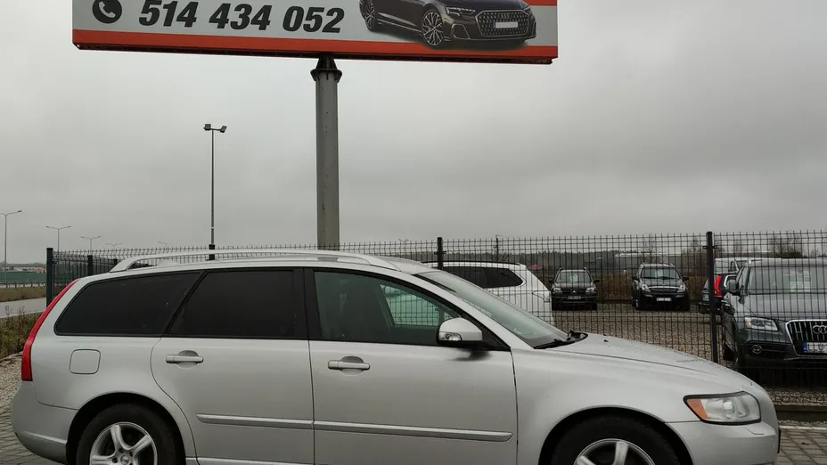 VOLVO V50 -