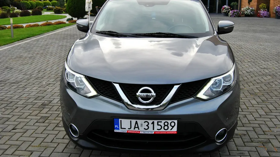NISSAN Qashqai -