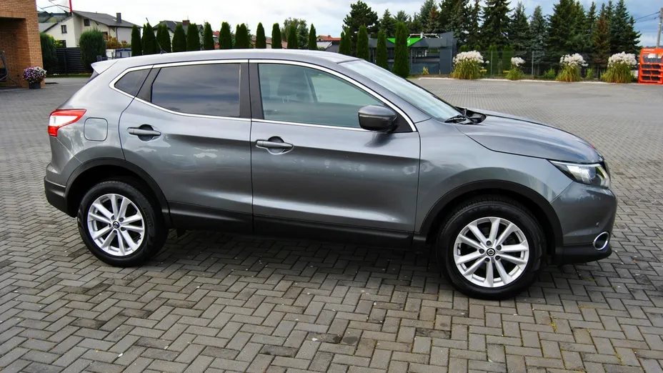 NISSAN Qashqai -