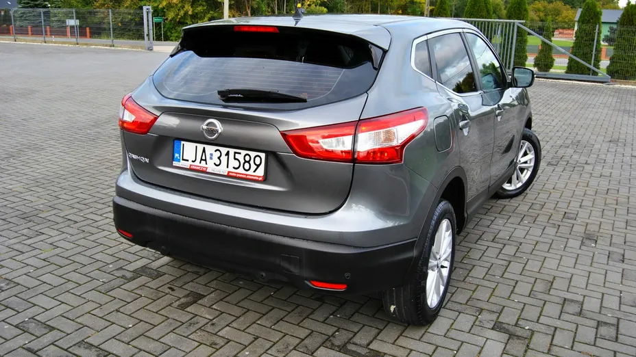 NISSAN Qashqai -