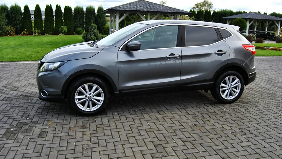 NISSAN Qashqai -