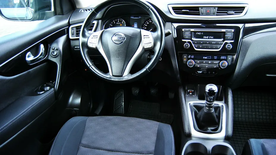 NISSAN Qashqai -
