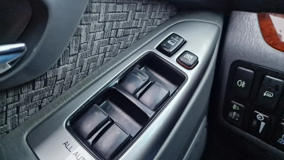 TOYOTA Land Cruiser -