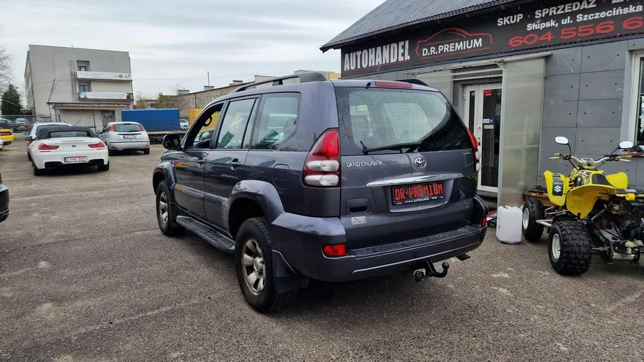 TOYOTA Land Cruiser -