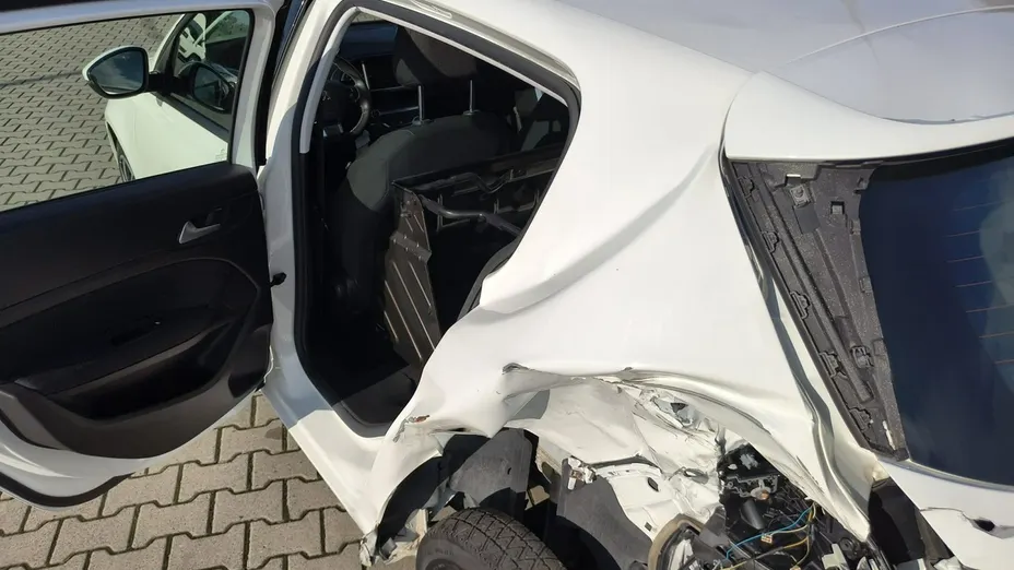 PEUGEOT 308 -