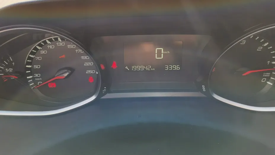 PEUGEOT 308 -
