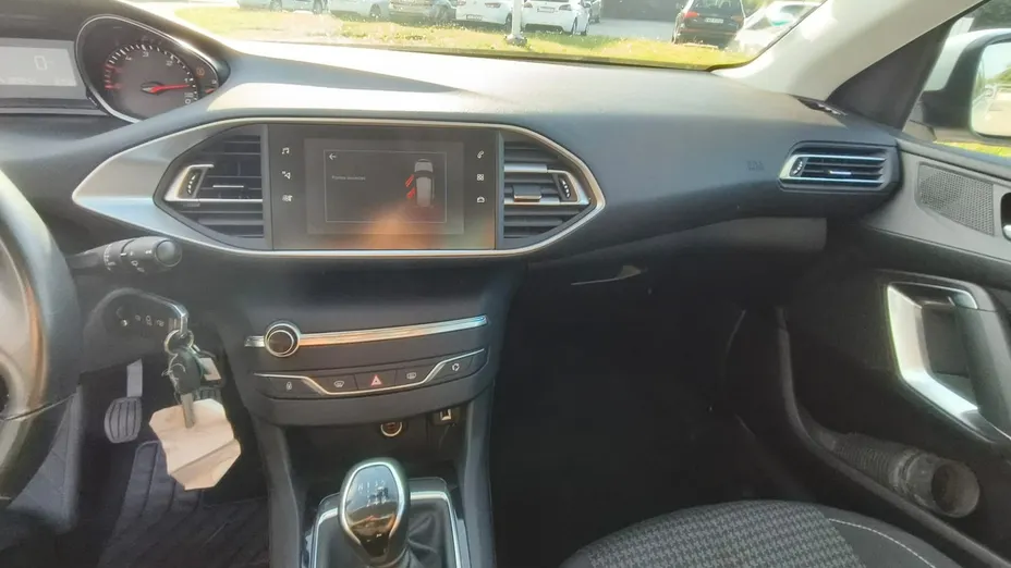 PEUGEOT 308 -