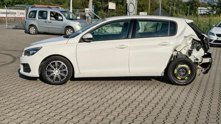 PEUGEOT 308 -