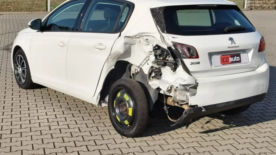PEUGEOT 308 -
