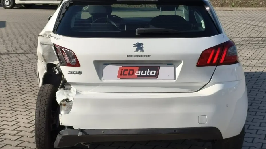 PEUGEOT 308 -