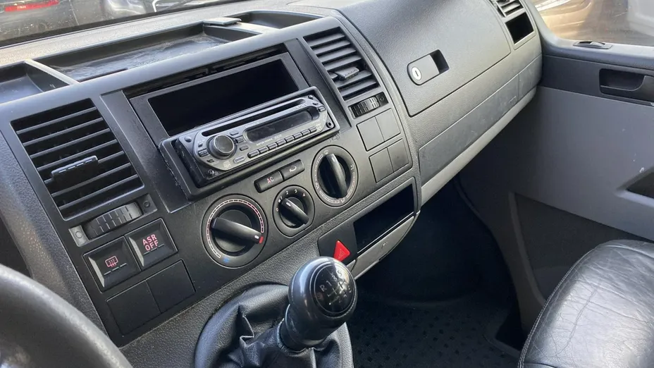 VOLKSWAGEN Transporter -