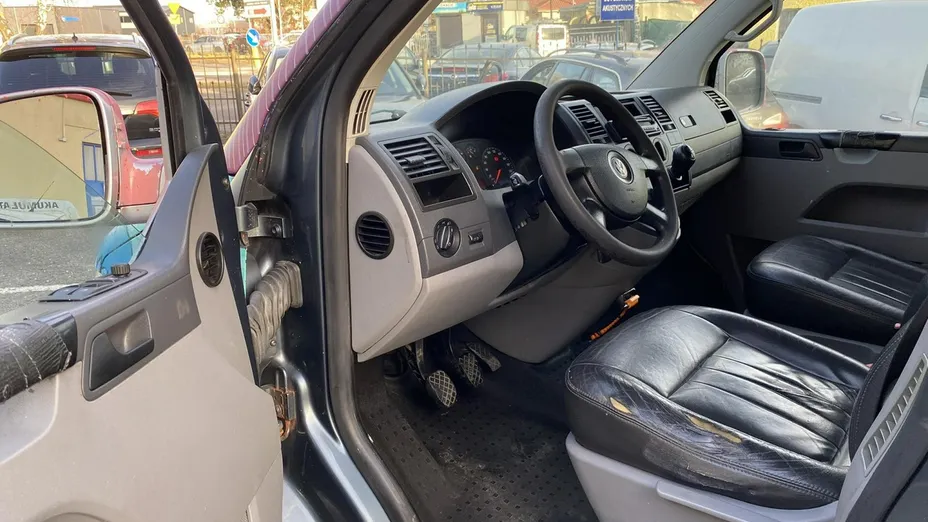 VOLKSWAGEN Transporter -