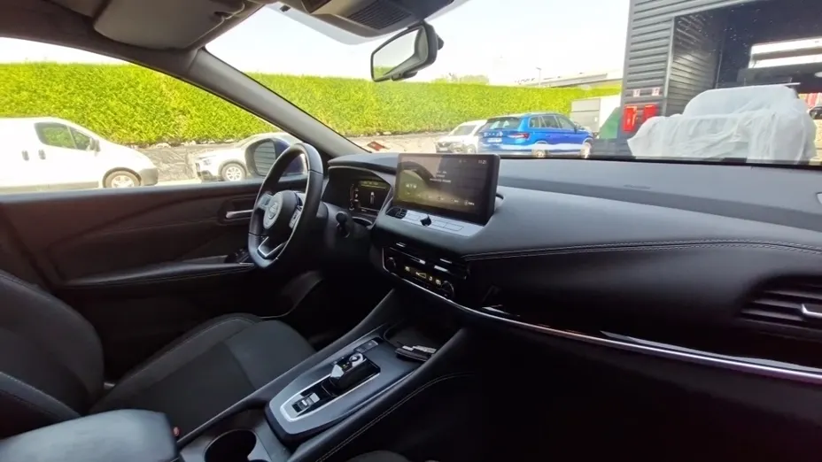 NISSAN Qashqai -