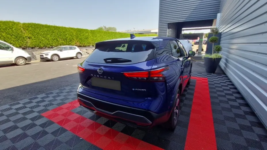 NISSAN Qashqai -
