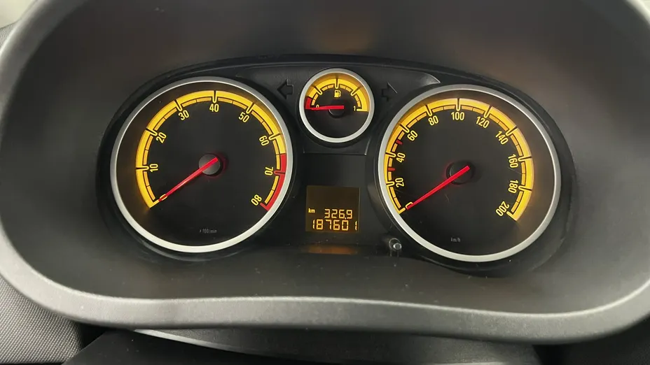 OPEL Corsa -