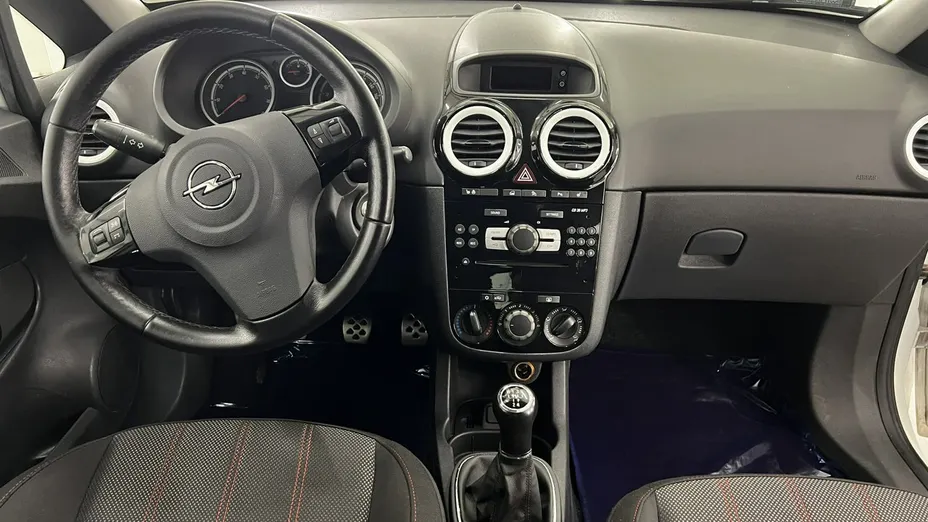 OPEL Corsa -
