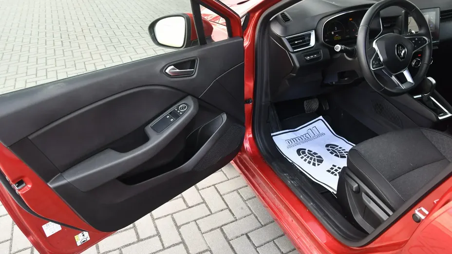 RENAULT Clio -