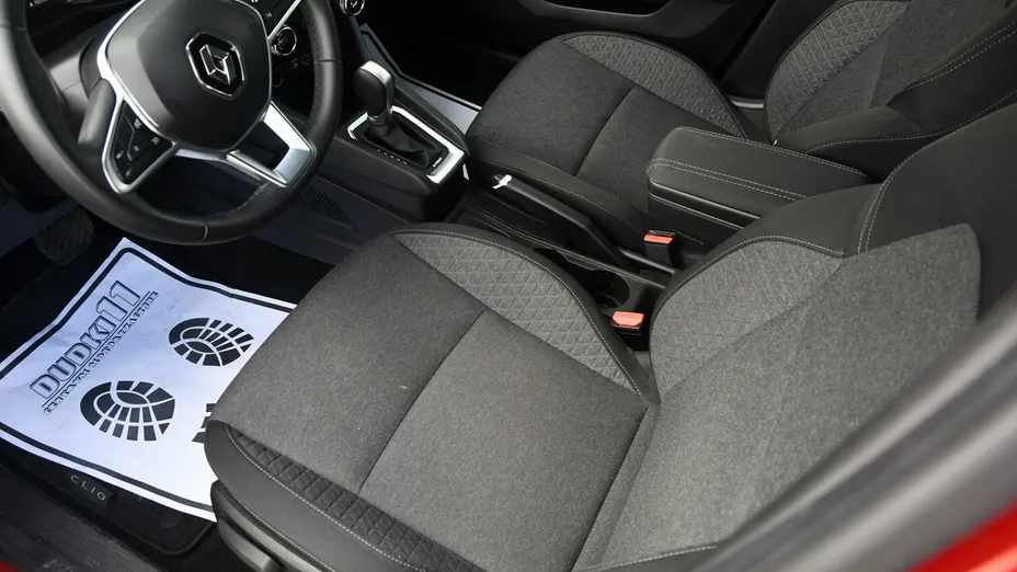 RENAULT Clio -