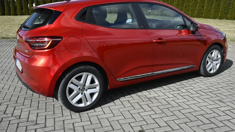 RENAULT Clio -