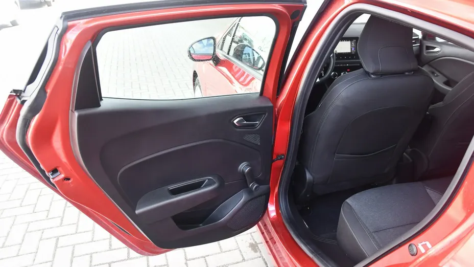 RENAULT Clio -