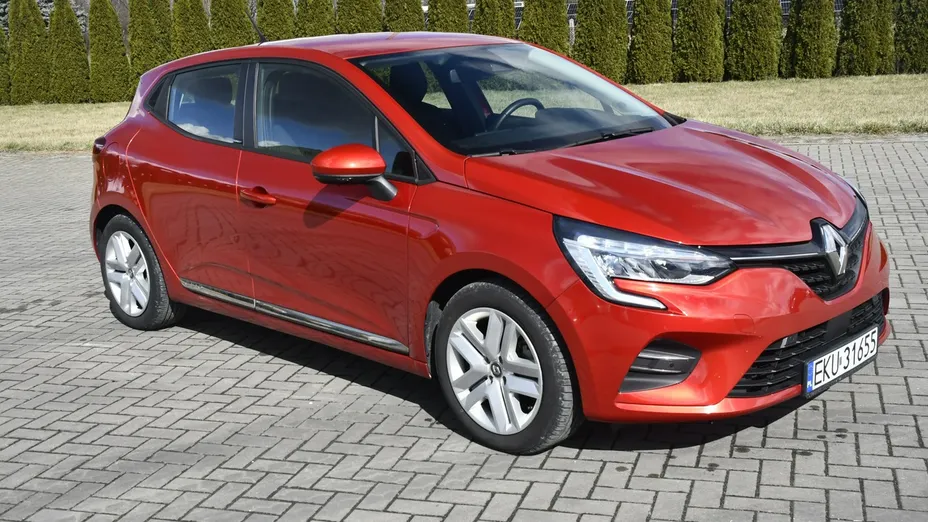 RENAULT Clio -