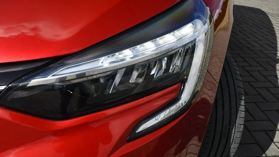 RENAULT Clio -